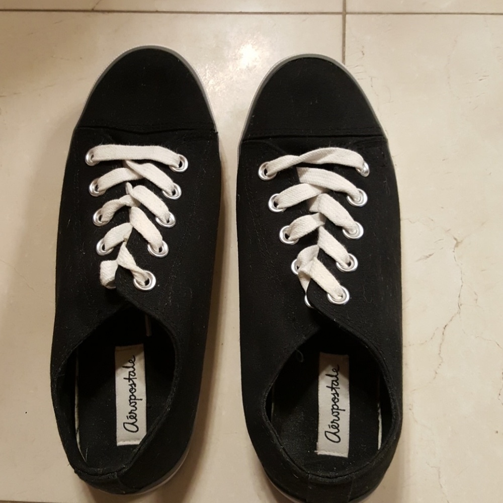 AEROPOSTALE SIZE 7 BLACK CANVAS SHOES